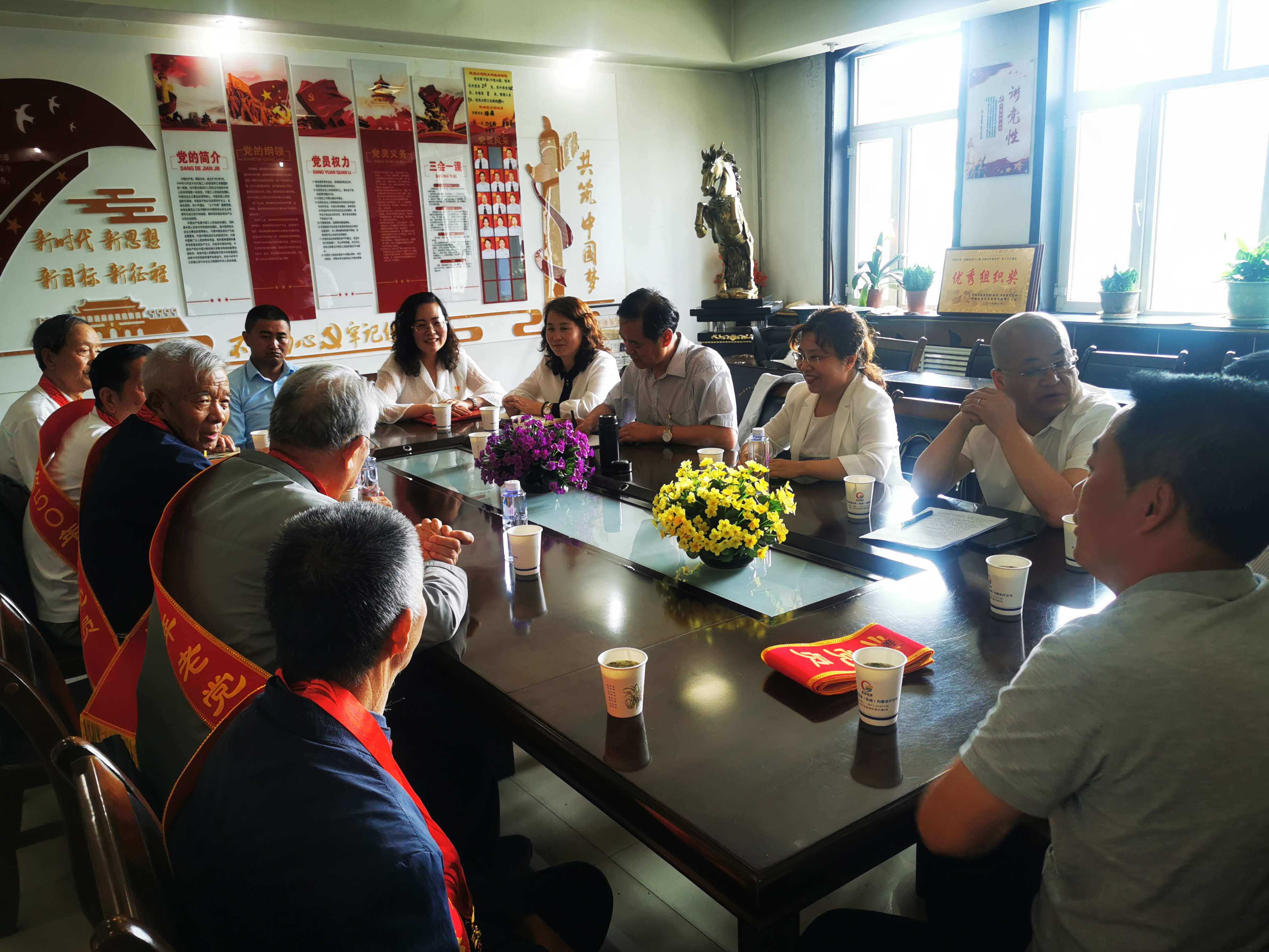 老干部座談會(huì)1.jpg
