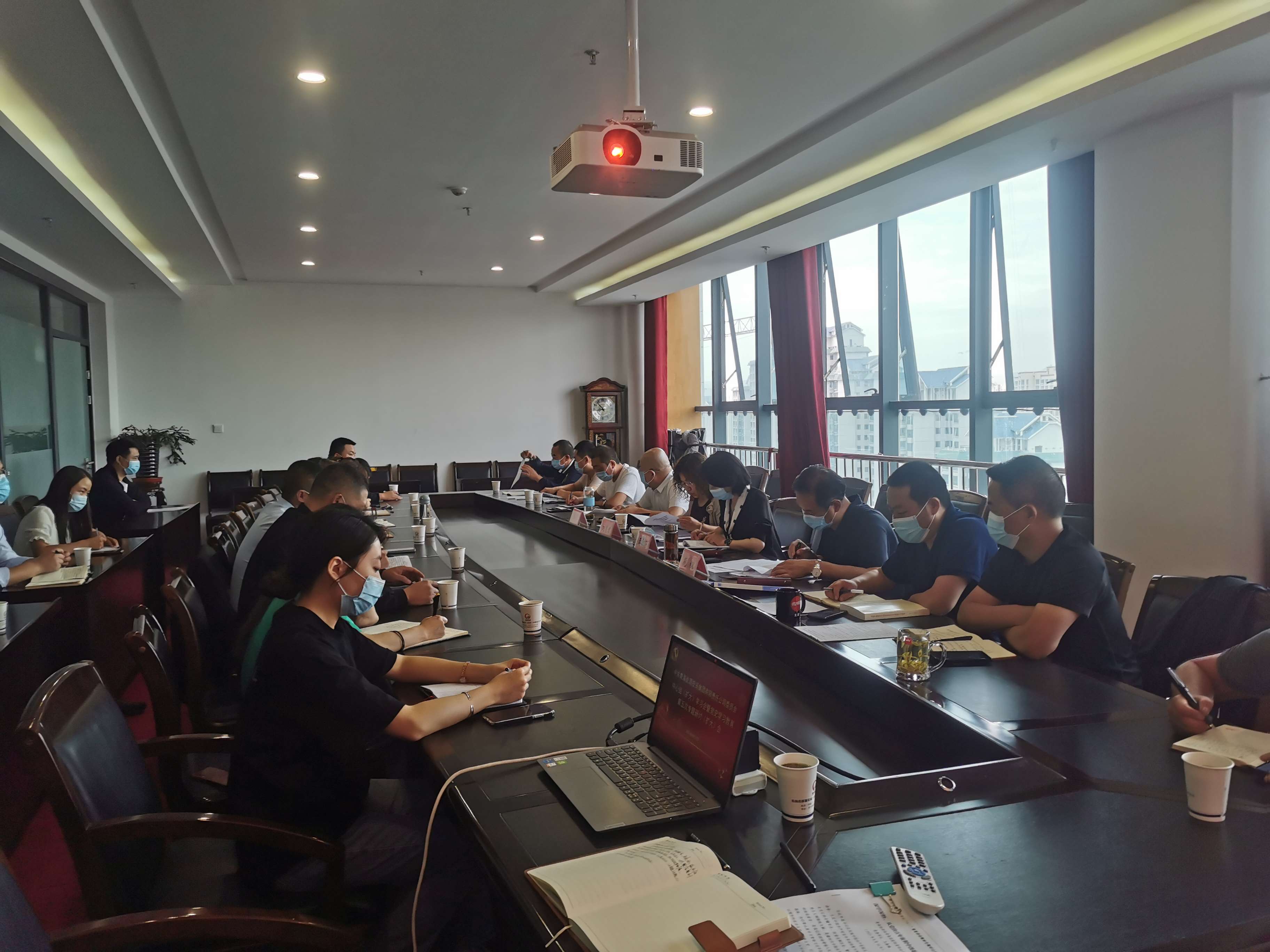 中心組學習  程彩琳 攝.jpg